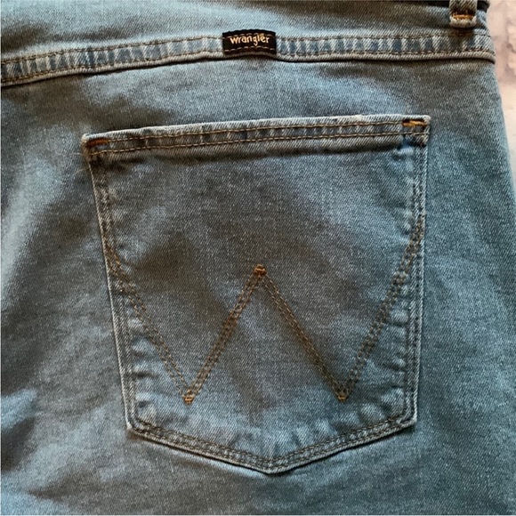 Wrangler High Rise True Straight Cropped Denim Blue Jeans Plus Size 18/34 NWT - Picture 9 of 14